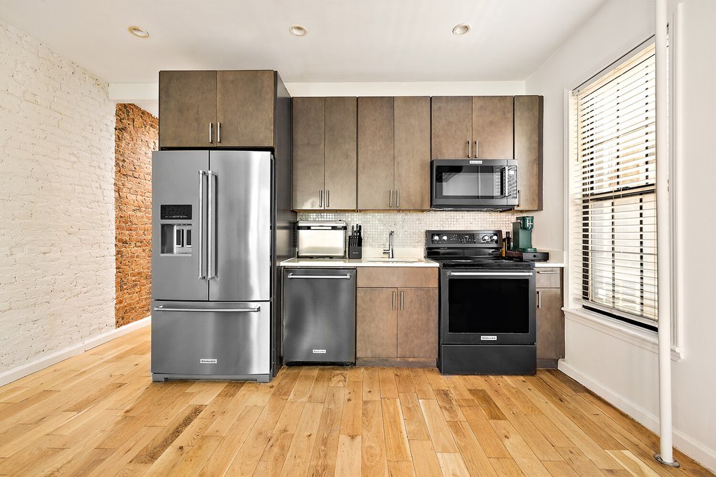 582 East 28th Street, Unit 3FAMILY photo 3