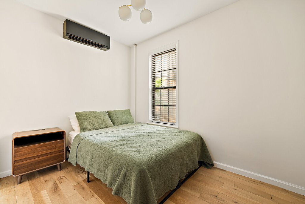 582 East 28th Street, Unit 3FAMILY photo 5