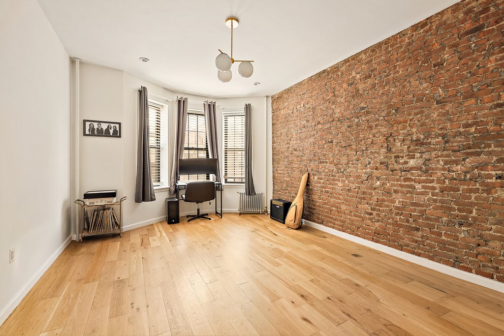 582 East 28th Street, Unit 3FAMILY photo 6