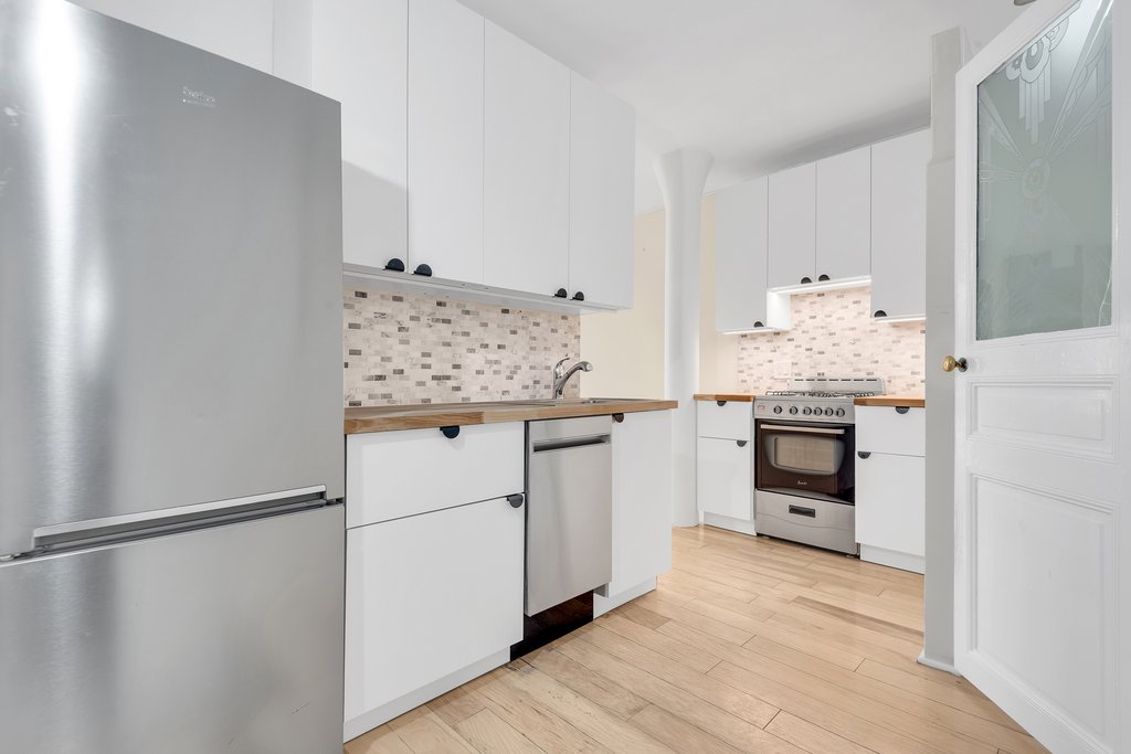 516 East 78th Street, Unit 4D photo 3