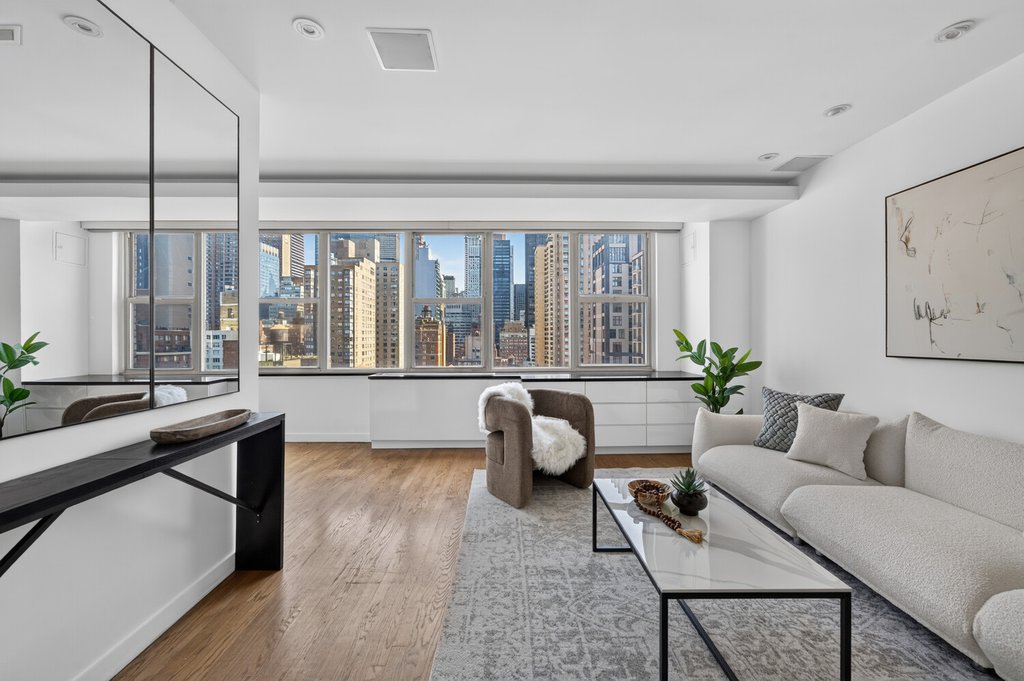 155 East 34th Street, Unit 20K photo 2