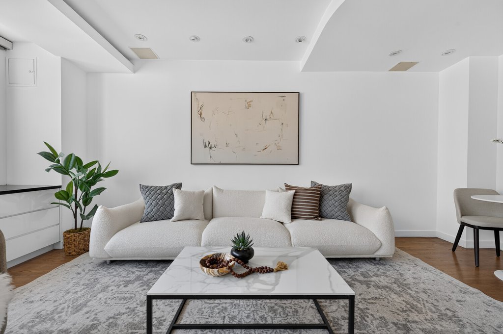 155 East 34th Street, Unit 20K photo 3