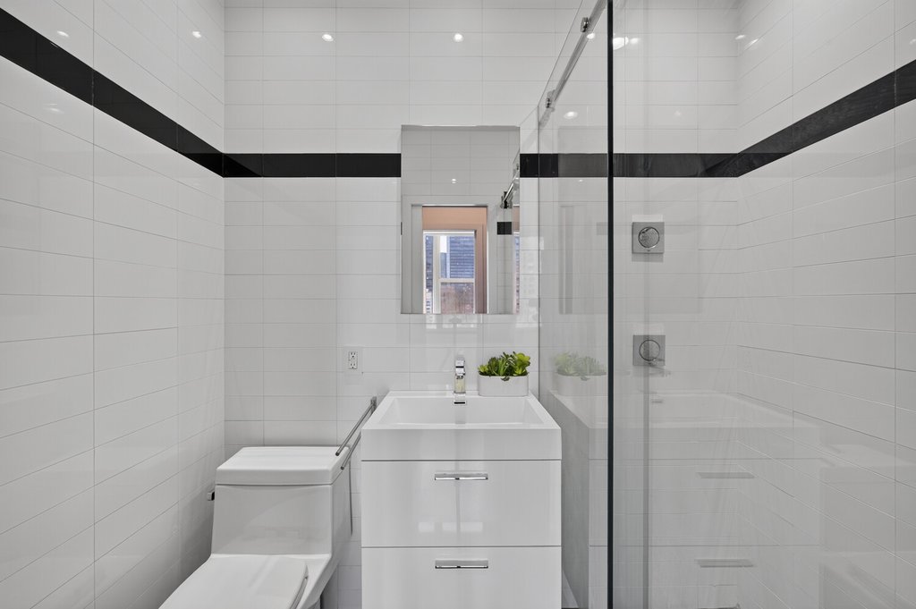 155 East 34th Street, Unit 20K photo 12