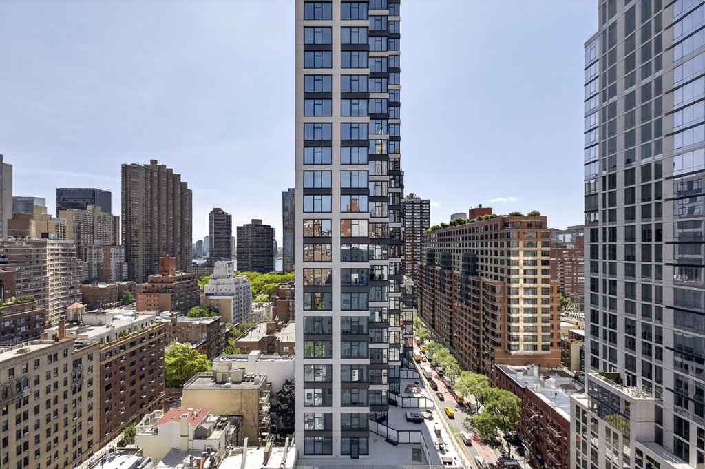 155 East 34th Street, Unit 20K photo 22