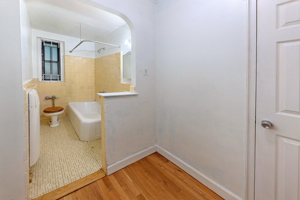 3017 Riverdale Avenue, Unit 2H photo 6