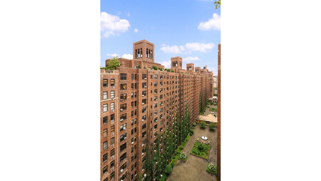 410 West 24th Street, Unit 16J photo 9