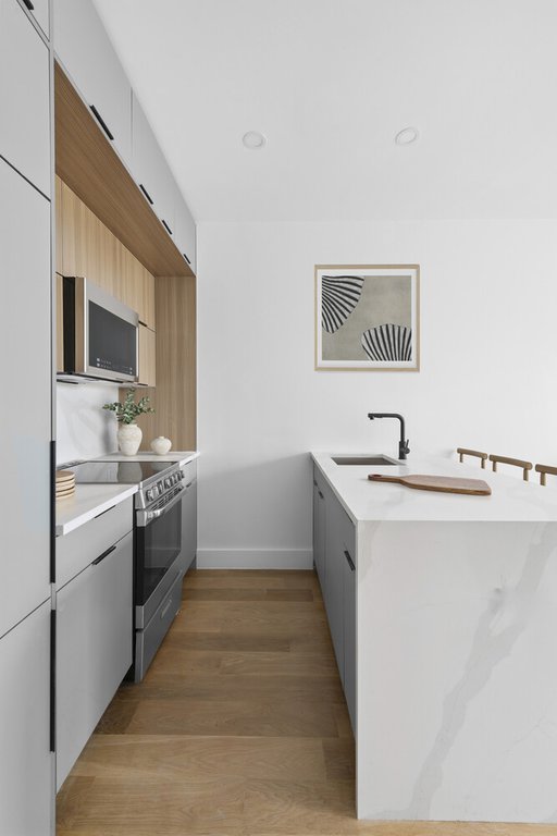140 Moffat Street, Unit 4B photo 4