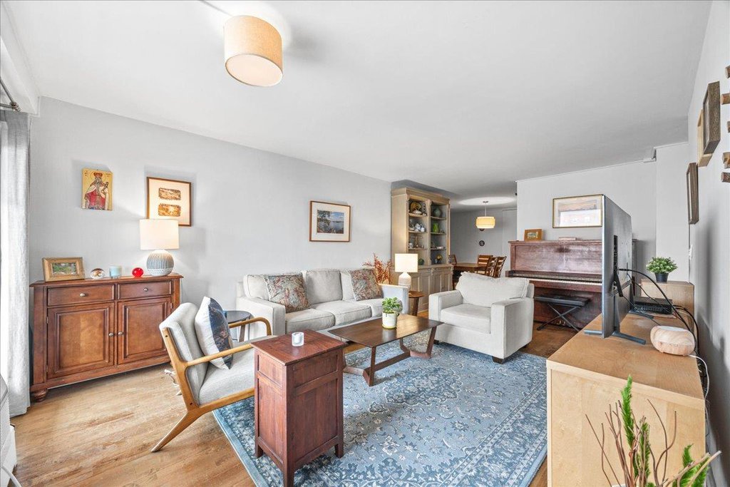 5700 Arlington Avenue, Unit 18V