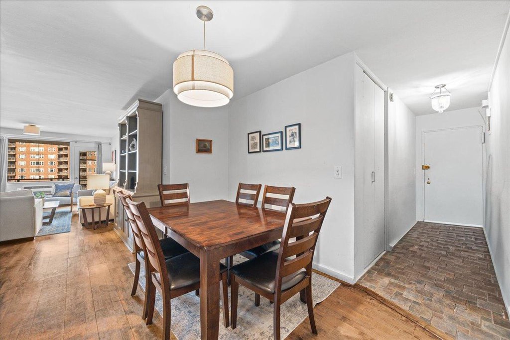 5700 Arlington Avenue, Unit 18V photo 8