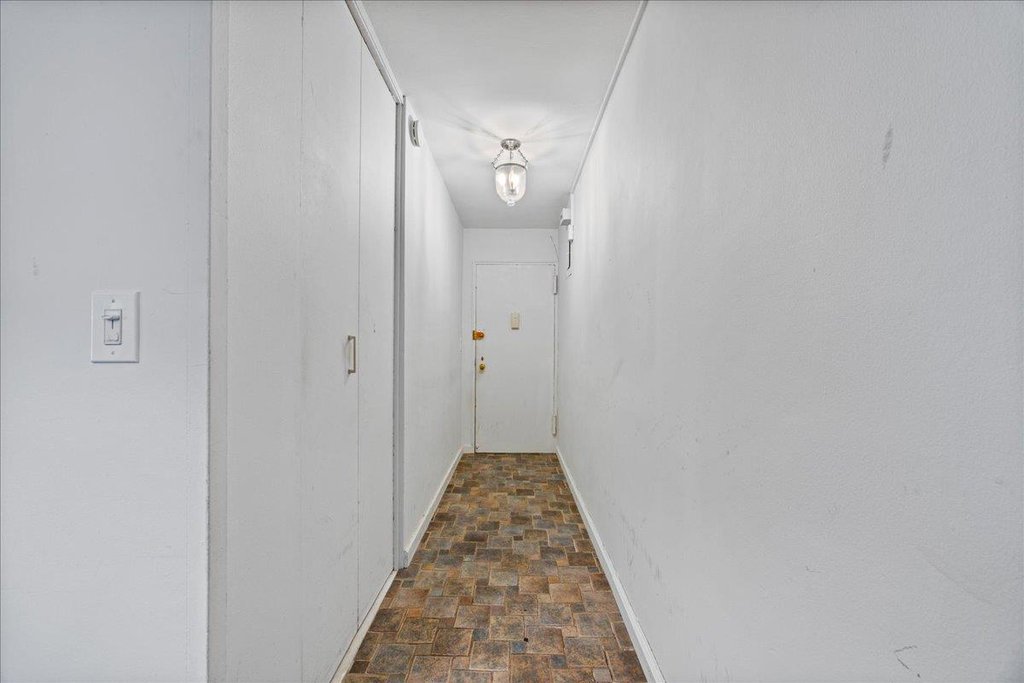5700 Arlington Avenue, Unit 18V photo 9