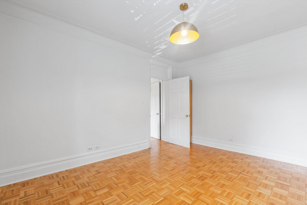 31-14 Crescent Street, Unit 7A photo 3