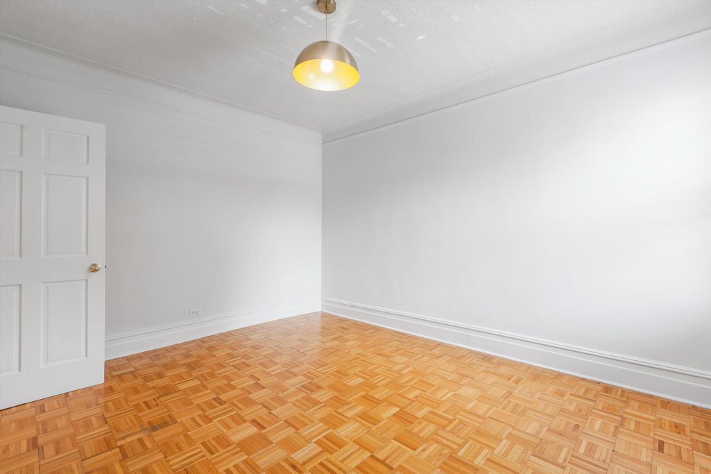 31-14 Crescent Street, Unit 7A photo 4