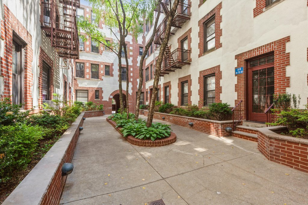 31-14 Crescent Street, Unit 7A photo 14