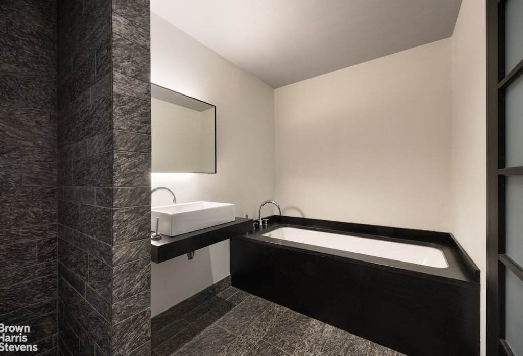 20 Pine Street, Unit 2905 photo 4