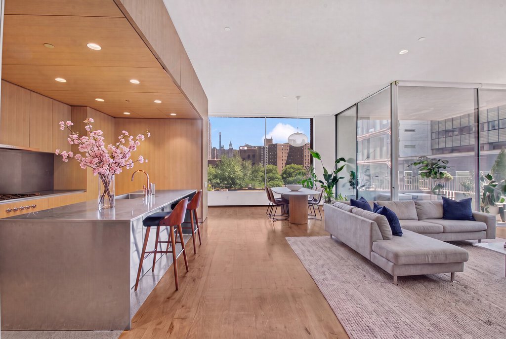 527 West 27th Street, Unit 5S