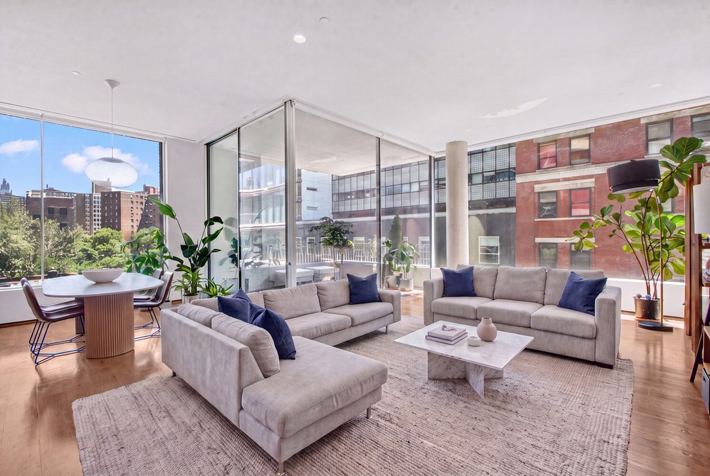 527 West 27th Street, Unit 5S photo 2