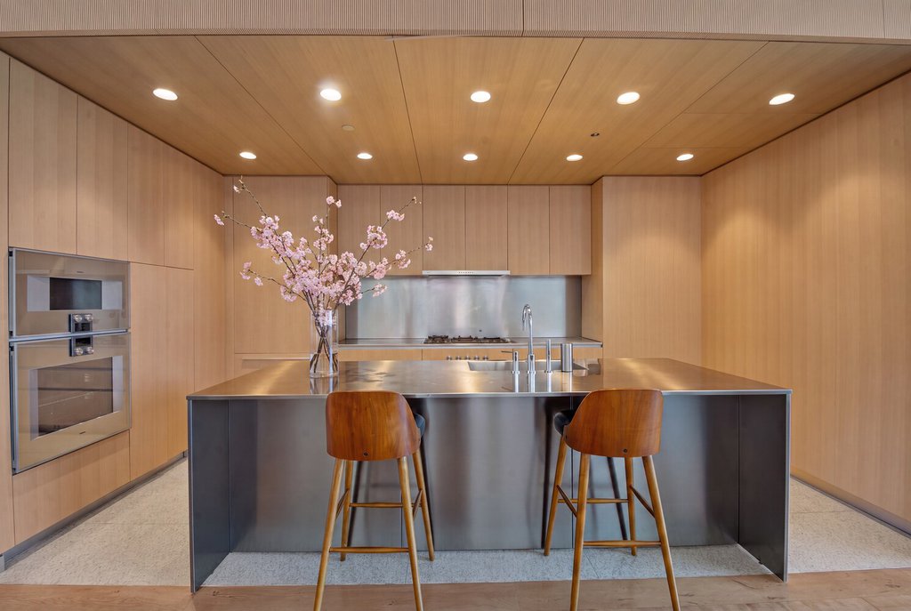 527 West 27th Street, Unit 5S photo 4