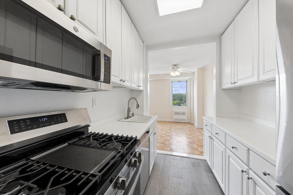 2400 Johnson Avenue, Unit 2D photo 15