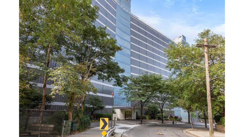 2400 Johnson Avenue, Unit 2D photo 36