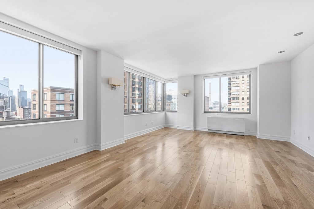 2 Columbus Avenue, Unit 15A photo 4