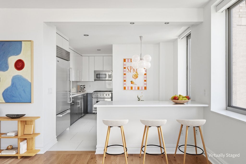 2 Columbus Avenue, Unit 15A photo 5