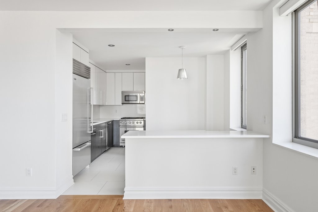 2 Columbus Avenue, Unit 15A photo 6