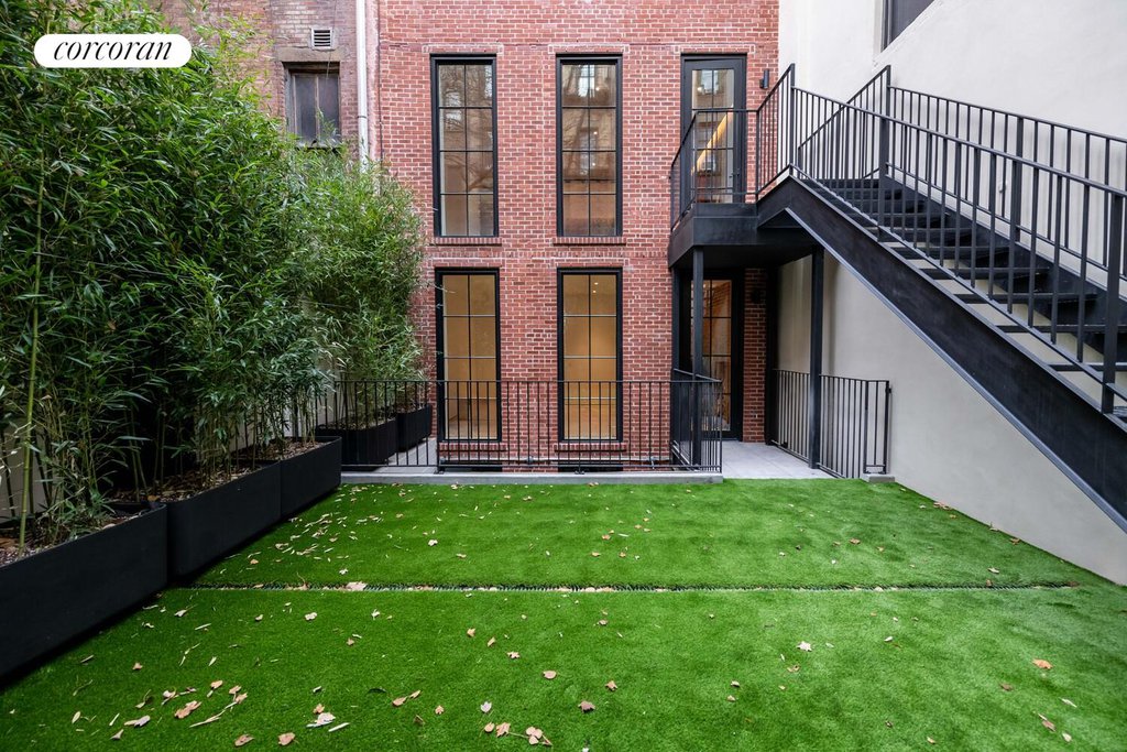313 East 6th Street, Unit GARDEN photo 23