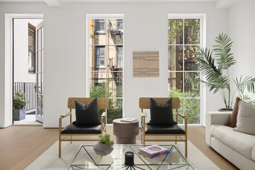 313 East 6th Street, Unit GARDEN photo 2