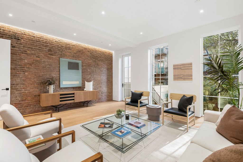 313 East 6th Street, Unit GARDEN
