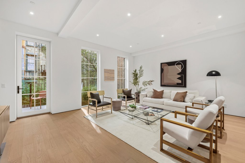 313 East 6th Street, Unit GARDEN photo 3