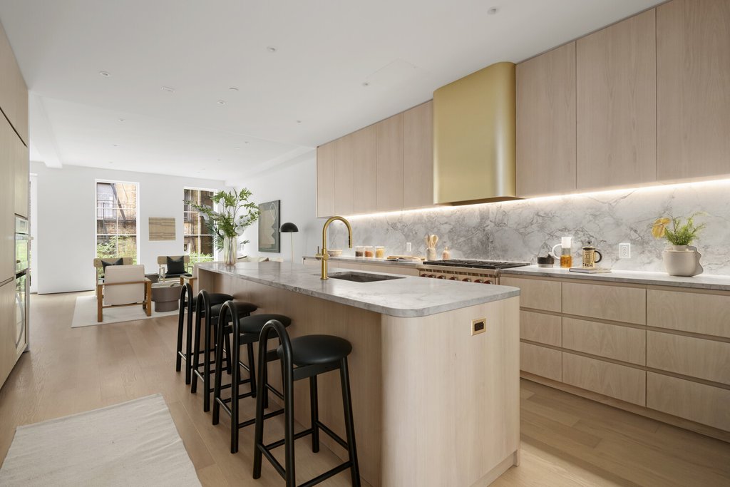 313 East 6th Street, Unit GARDEN photo 9