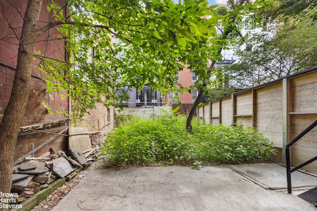 324 East 18th Street – For Sale photo 4