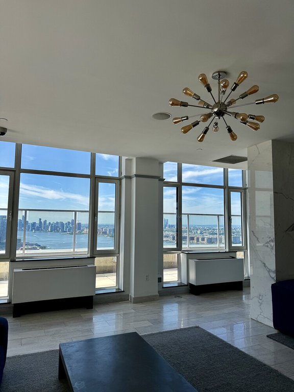 635 West 42nd Street, Unit 14D photo 4