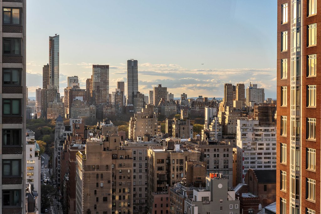200 East 65th Street, Unit 25N photo 8