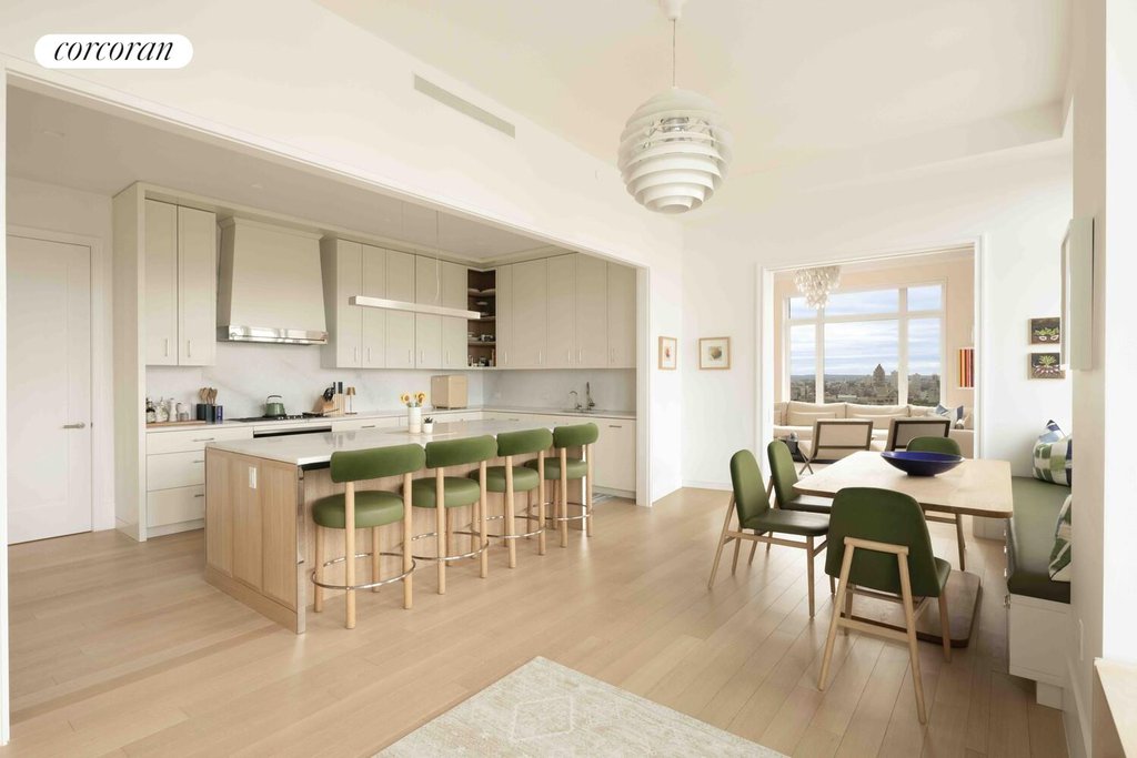 200 East 83rd Street, Unit 28A photo 4