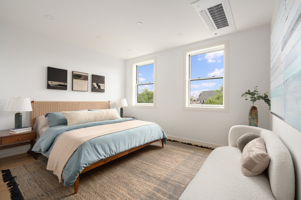 20 Orient Avenue, Unit B photo 5