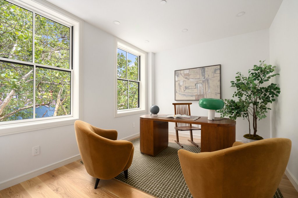 20 Orient Avenue, Unit B photo 8