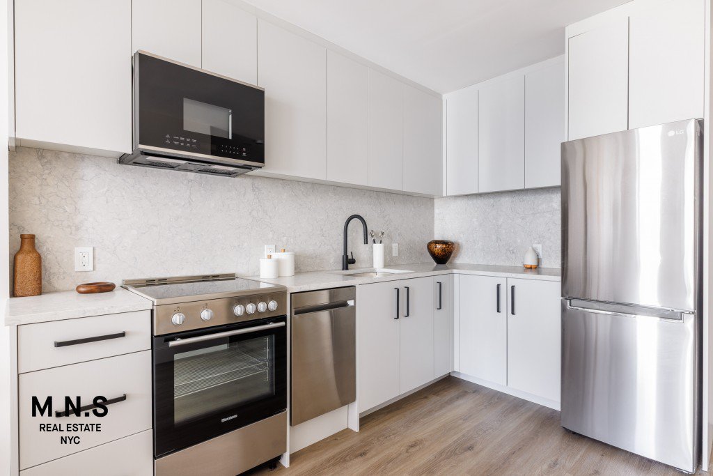 75 Dupont Street, Unit 708 photo 12