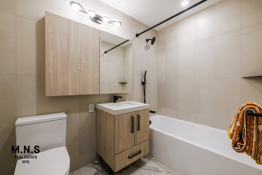 75 Dupont Street, Unit 708 photo 19