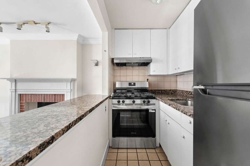 141 Lafayette Avenue, Unit A photo 9