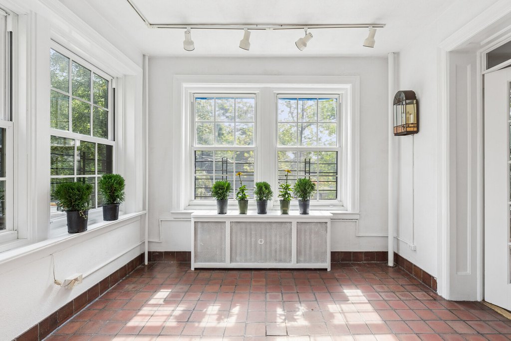 525 West 238th Street, Unit 10 photo 4