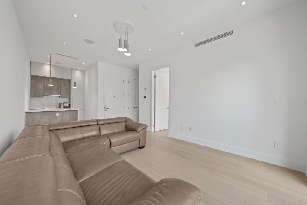682 Willoughby Avenue, Unit 3F photo 2
