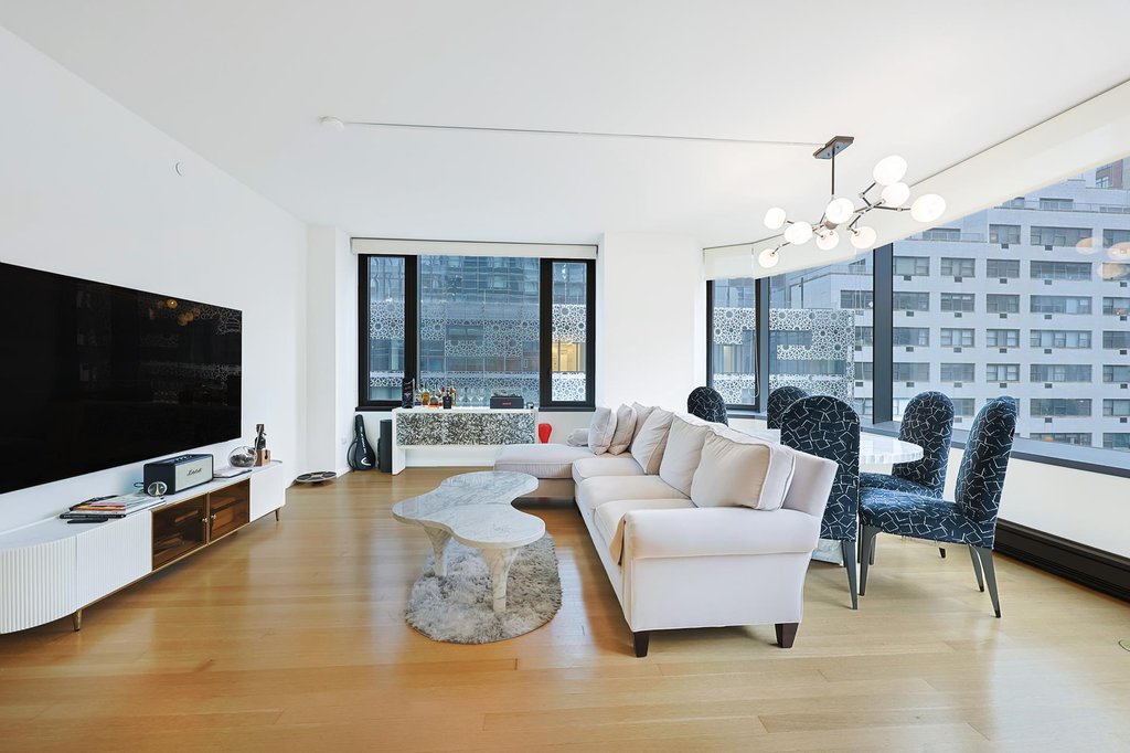 50 United Nations Plaza, Unit 7D