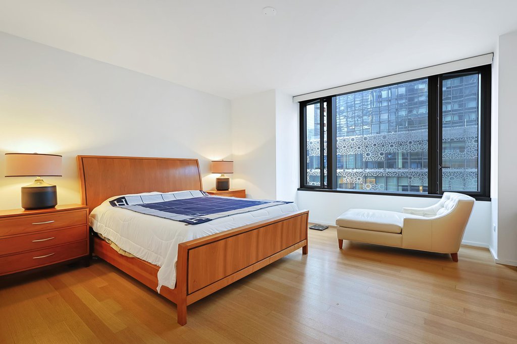 50 United Nations Plaza, Unit 7D photo 10