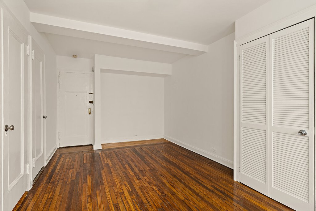 45 Tudor City Place, Unit 1809
