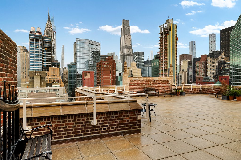 45 Tudor City Place, Unit 1809 photo 6