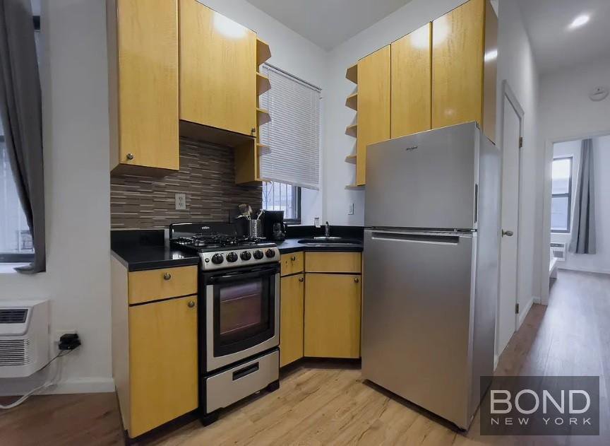 407 West 51st Street, Unit 1E photo 3