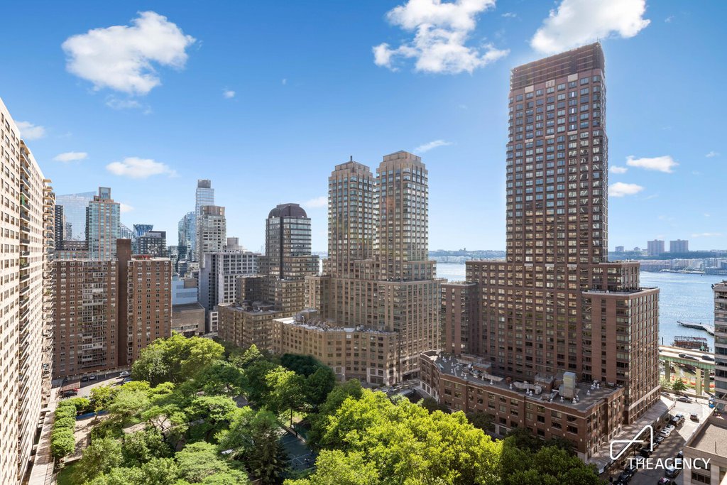 205 West End Avenue, Unit 21W