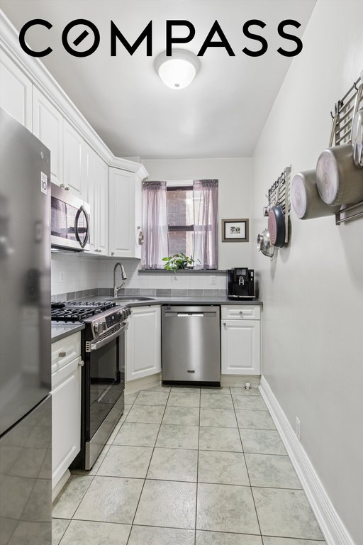 159-00 Riverside DRIVE WEST, Unit 5D photo 4