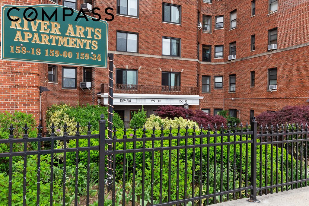 159-00 Riverside DRIVE WEST, Unit 5D photo 13